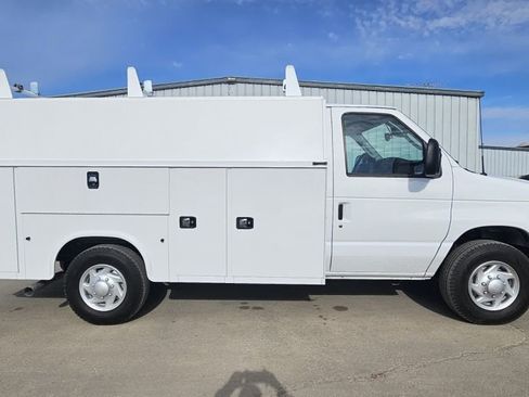 Used 2026 Ford E-350 and Econoline 350 Super Duty w/ Power Equipment Group image 4