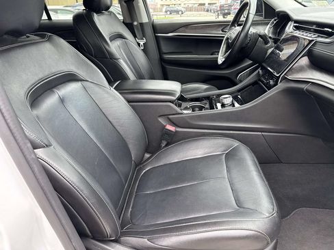 Used 2022 Jeep Grand Cherokee Limited RWD image 11