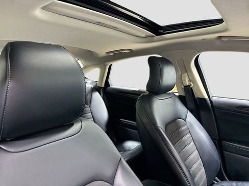 Used 2018 Ford Fusion SE w/ Equipment Group 601A image 27