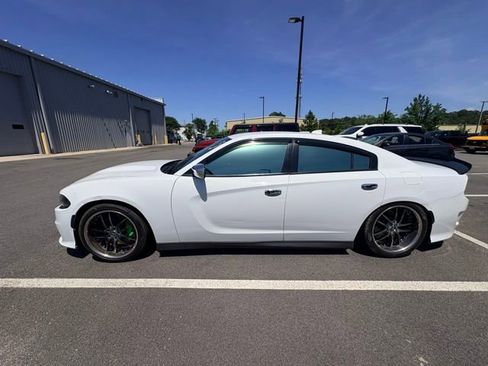 Used 2020 Dodge Charger Scat Pack RWD image 2