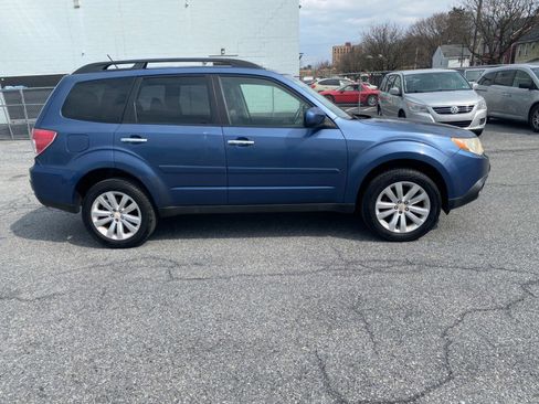 Used 2011 Subaru Forester 2.5X Premium image 2
