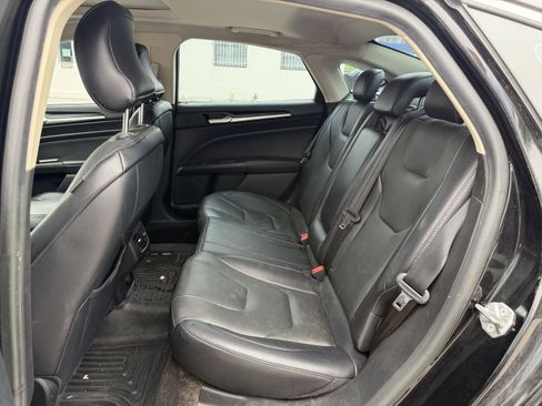 Used 2018 Ford Fusion Titanium AWD/4WD image 9