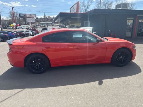 Used 2018 Dodge Charger R/T w/ Blacktop Package image 8