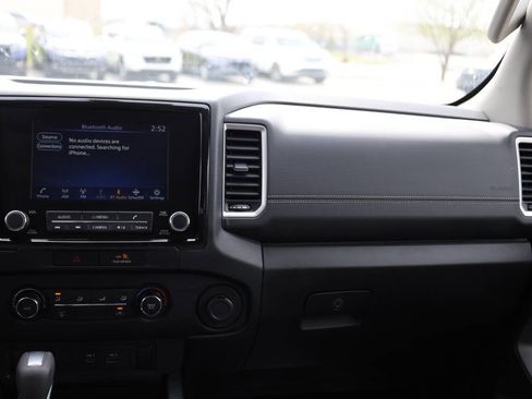 Used 2022 Nissan Frontier SV image 24