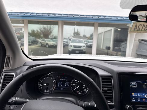 Used 2023 Nissan Frontier SV w/ SV Convenience Package image 13