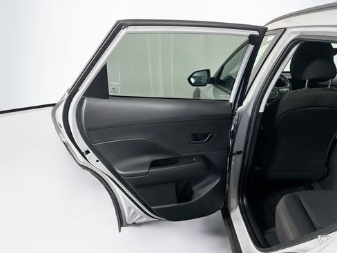 Used 2025 Hyundai Kona SEL FWD image 27