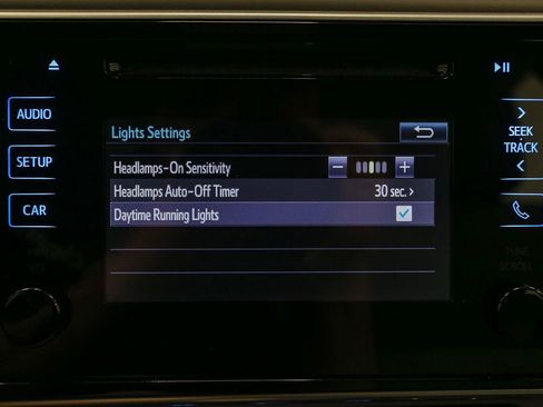 Used 2017 Toyota Corolla LE w/ Carpet Mat Package (TMS) FWD image 28