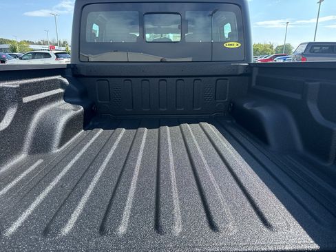 New 2026 Jeep Gladiator Sport AWD/4WD image 8