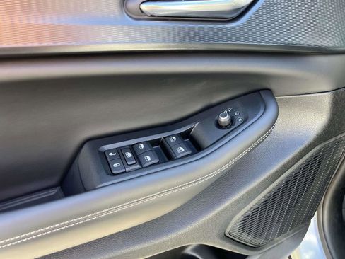 Used 2025 Jeep Grand Cherokee L Laredo image 22