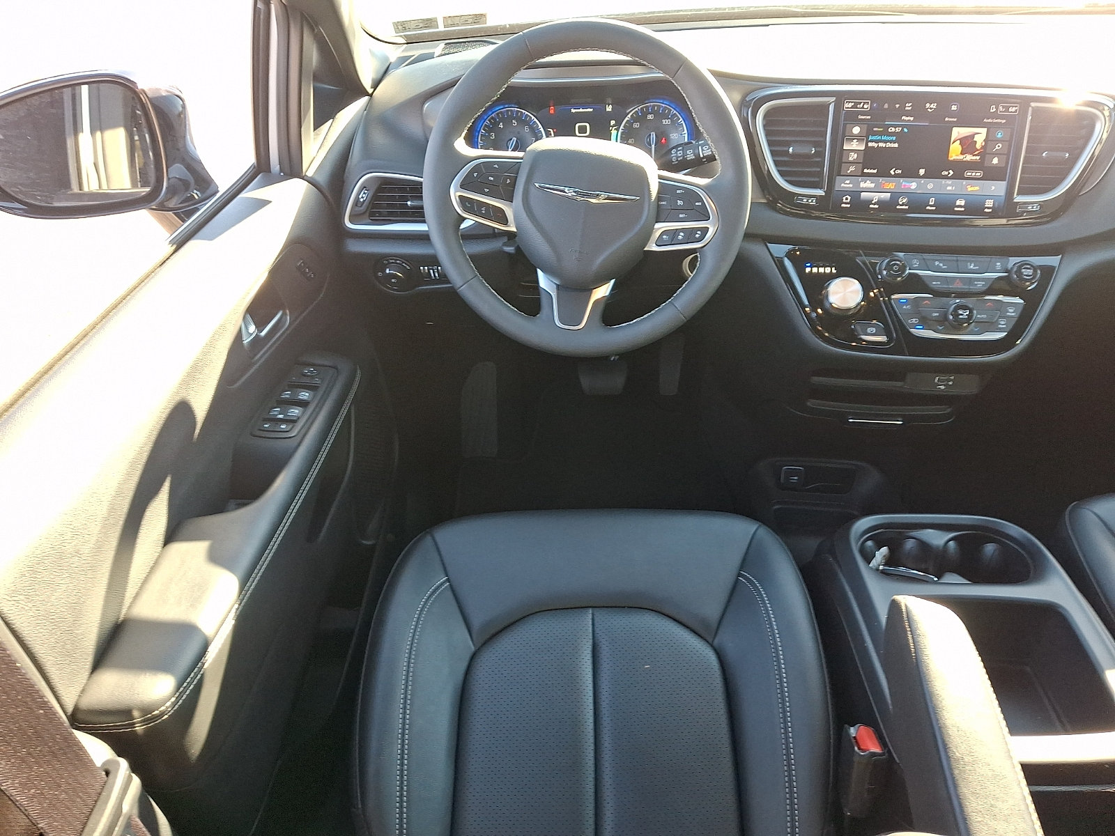 Used 2026 Chrysler Pacifica Select FWD image 12
