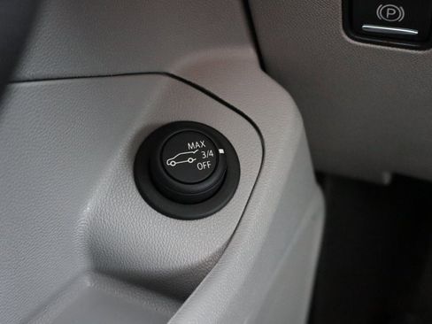 Used 2022 GMC Terrain SLE w/ Driver Convenience Package image 15