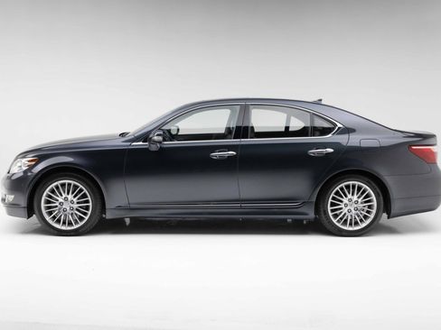 Used 2011 Lexus LS 460 w/ Sport Pkg RWD image 13
