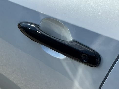 Used 2022 Toyota Corolla LE FWD image 7