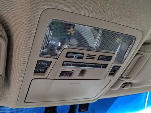 Used 2012 Toyota Camry XLE w/ Leather Pkg FWD image 31