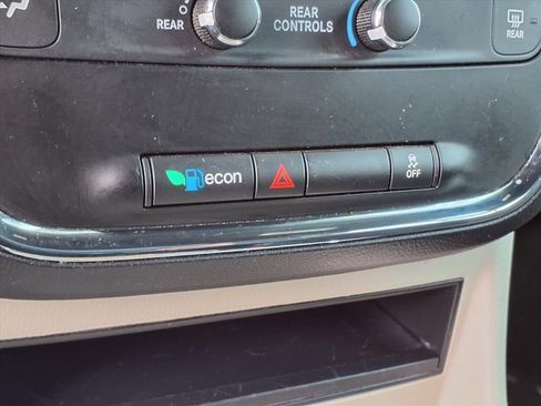 Used 2020 Dodge Grand Caravan SXT image 29