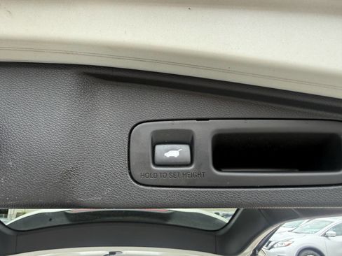 Used 2018 Honda CR-V Touring image 26