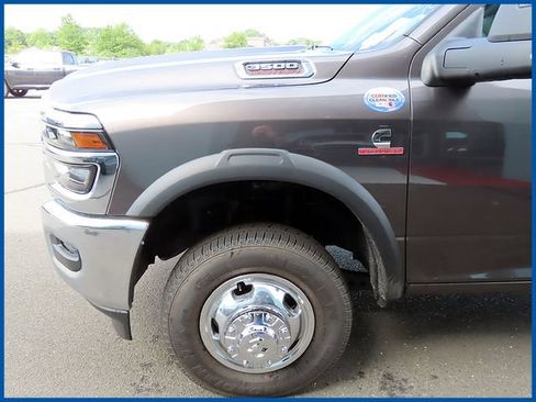 New 2026 RAM 3500 Tradesman AWD/4WD image 4
