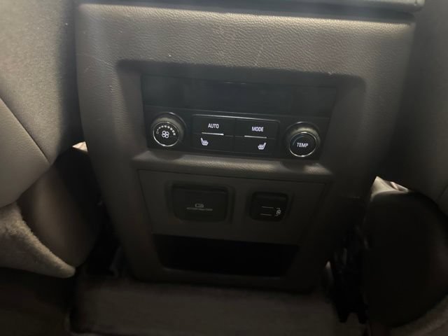 Used 2018 Chevrolet Traverse Premier AWD/4WD image 22