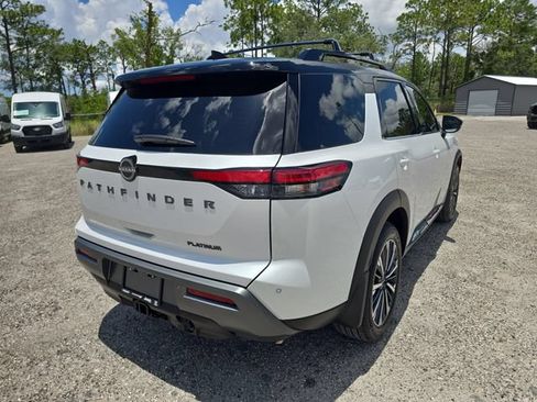 Used 2026 Nissan Pathfinder Platinum FWD image 4
