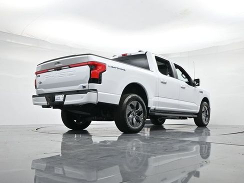 New 2025 Ford F150 Lightning Lariat image 31