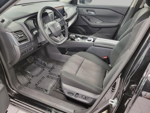 Used 2025 Nissan Rogue SV image 9