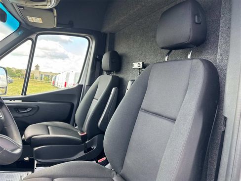 New 2025 Mercedes-Benz Sprinter 2500 image 18