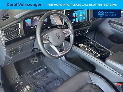 Used 2025 Volkswagen Atlas Cross Sport SE FWD image 13