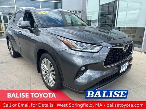 Used 2024 Toyota Highlander Platinum AWD/4WD image 1