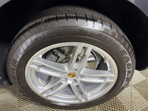 Used 2021 Porsche Macan S image 22