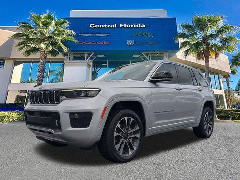Certified 2022 Jeep Grand Cherokee Overland w/ Adv Protech Group III AWD/4WD image 9