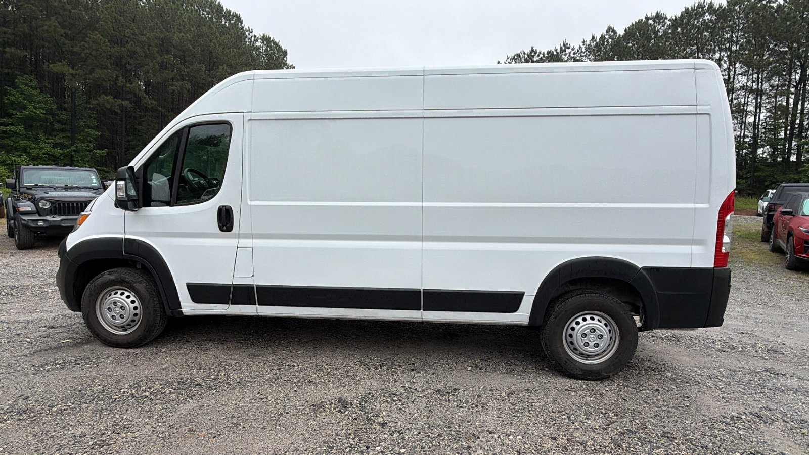 Used 2024 RAM ProMaster 2500 w/ Convenience Group FWD image 11