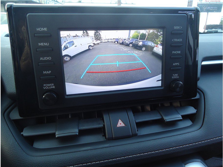 Used 2019 Toyota RAV4 LE w/ Carpet Mat Package AWD/4WD image 27