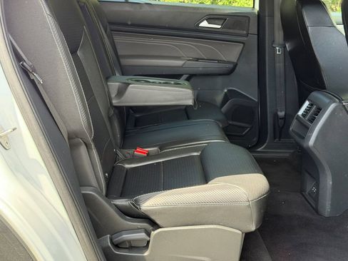 Used 2021 Volkswagen Atlas Cross Sport SE AWD/4WD image 11