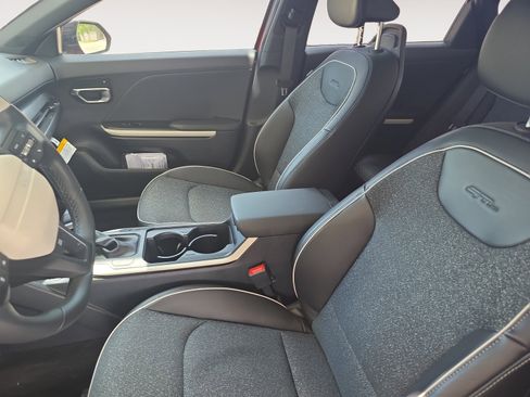 Certified 2025 Kia K4 GT-Line w/ GT-Line Sunroof Package FWD image 21