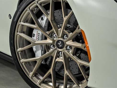 Used 2019 Ferrari Portofino RWD image 3