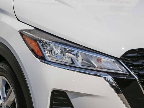 New 2025 Nissan Kicks Play S FWD image 4