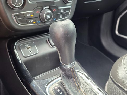 Used 2020 Jeep Compass Limited FWD image 33