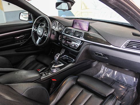 Used 2018 BMW 440i Convertible RWD image 16