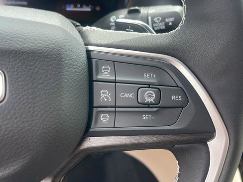 New 2026 Jeep Grand Cherokee L Limited w/ Limited Altitude Package AWD/4WD image 16