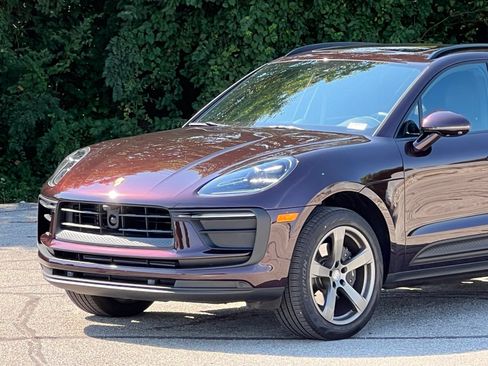 Certified 2026 Porsche Macan AWD/4WD image 10
