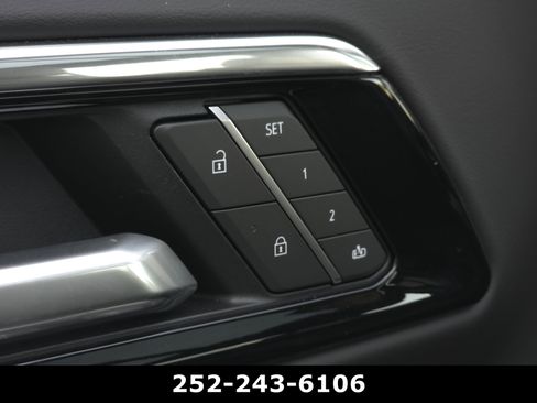 Used 2025 Chevrolet Suburban Z71 w/ Z71 Off-Road Package AWD/4WD image 12