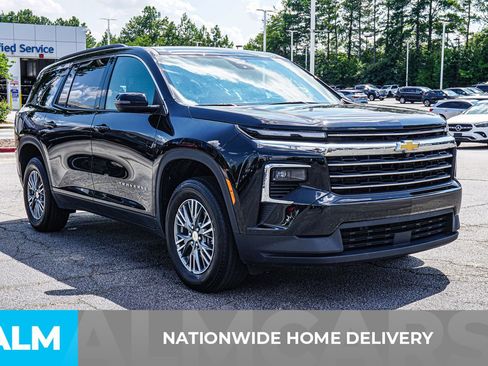 Used 2025 Chevrolet Traverse LT FWD image 5