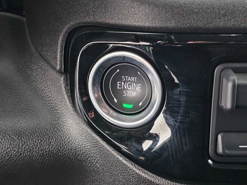 Used 2025 Chevrolet Silverado 1500 LT w/ Safety Package image 29