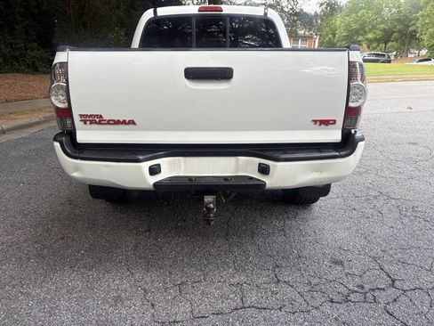 Used 2011 Toyota Tacoma PreRunner w/ TRD Sport Pkg RWD image 5