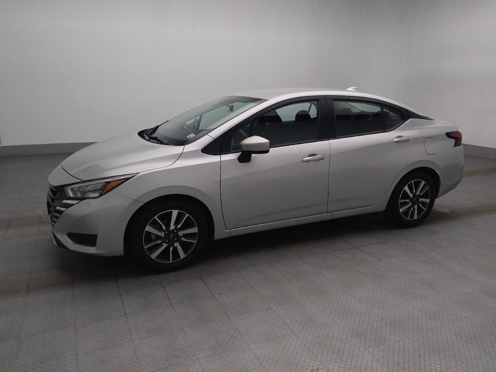 Used 2025 Nissan Versa SV FWD image 2