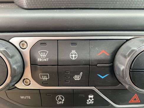 Used 2021 Jeep Wrangler Unlimited Sport AWD/4WD image 28