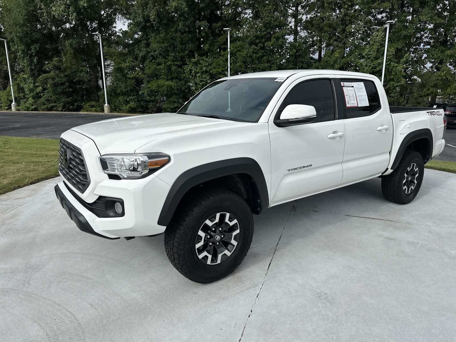 Used 2022 Toyota Tacoma TRD Off-Road w/ Technology Package RWD image 5