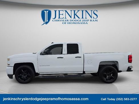 Used 2018 Chevrolet Silverado 1500 Custom w/ Custom Value Package RWD image 9
