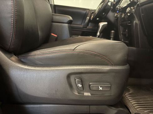 Used 2024 Toyota 4Runner TRD Off-Road Premium w/ Moonroof Package AWD/4WD image 47
