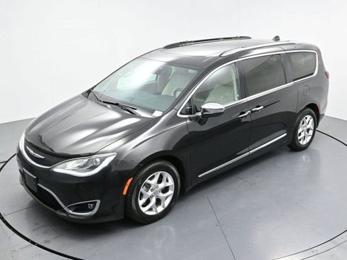 Used 2020 Chrysler Pacifica Limited FWD image 40